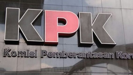 KPKは、アイデンティティを変更するパウルス・タノスに新しいレッドノーティスを提案