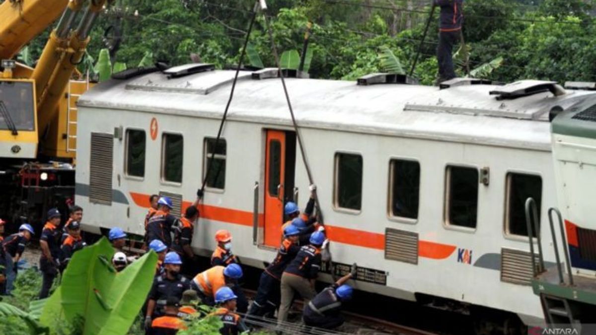 Evakuasi KA Anjlok di Sidoarjo Rampung, Lintasan Kereta Jalur Selatan Kembali Normal