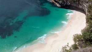 Indian Tourists Dragged By Currents On Billabong Beach Found Dead Floating In The Waters Of Sumuh