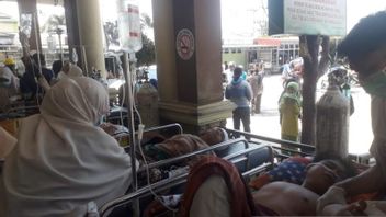 西パサマンの地震犠牲者が多すぎる、ヤルシ・シンパン・エンパット病院は、彼らが圧倒されていることを認める