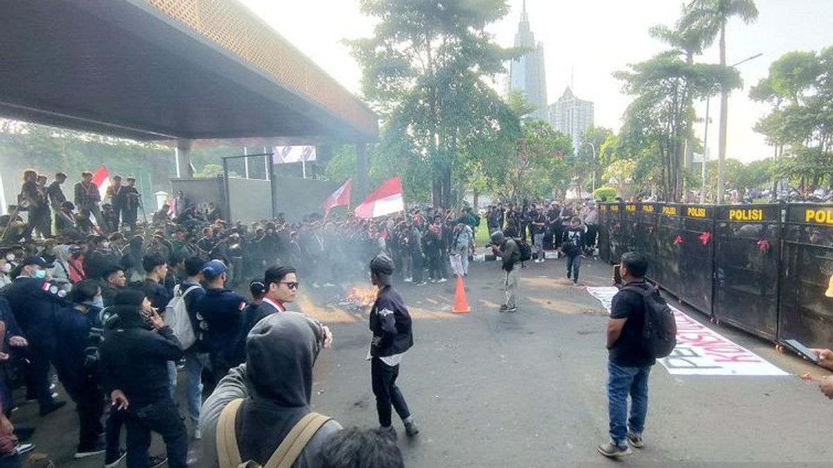 La Commission III de la Chambre des représentants demande à Polda Metro Jaya de libérer des dizaines de manifestants dans la RPD