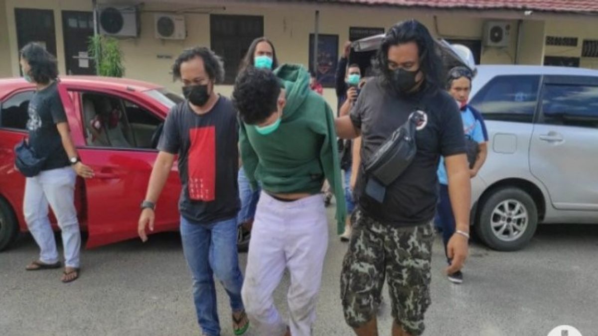 The Man Who Killed Honorary Teachers In Banjarbaru, South Kalimantan Arrested, Allegedly Having Same-Sex Love Relationships