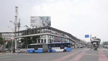 مغلقة منذ يوليو بسبب بناء LRT جاكرتا ، عادت محطة حافلات Velodrome الآن إلى العمل