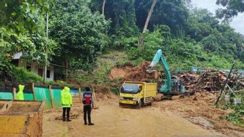باندانغ - عثر على 16 ضحية لفيضان باندانغ - لانغسور الساحل الجنوبي ميتين