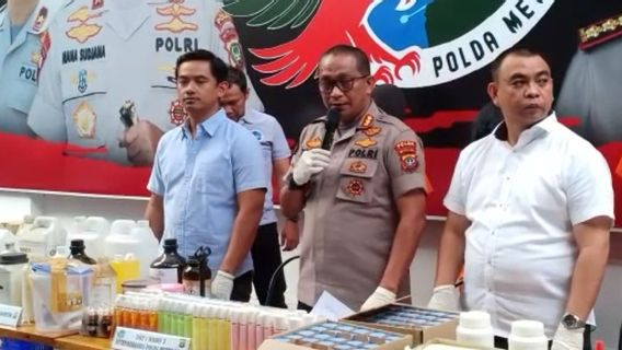 Polisi Bongkar Pabrik Ilegal yang Pasok Kosmetik ke Klinik Kecantikan