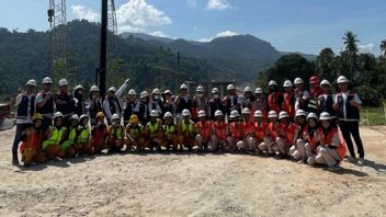 Hutama Karya Sosialisasikan Perkembangan Infrastruktur RI dan Jalan Tol Trans Sumatera ke Siswa Sekolah