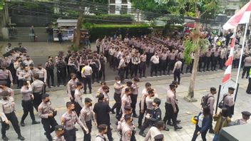 Bobotoh Geruduk Graha Building Protests Bad Appearance Of Persib Bandung, West Java Police Deploy 450 Personnel