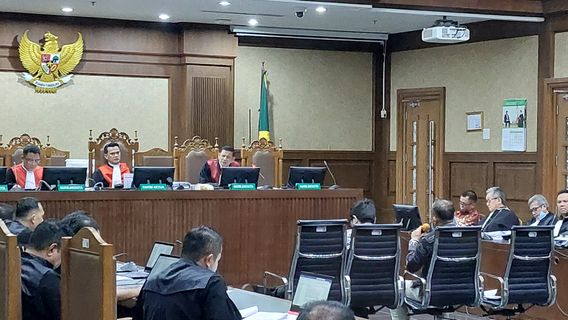 Anggota BPK Achsanul Qosasi Disebut Dalam Sidang Korupsi BTS 4G Kominfo