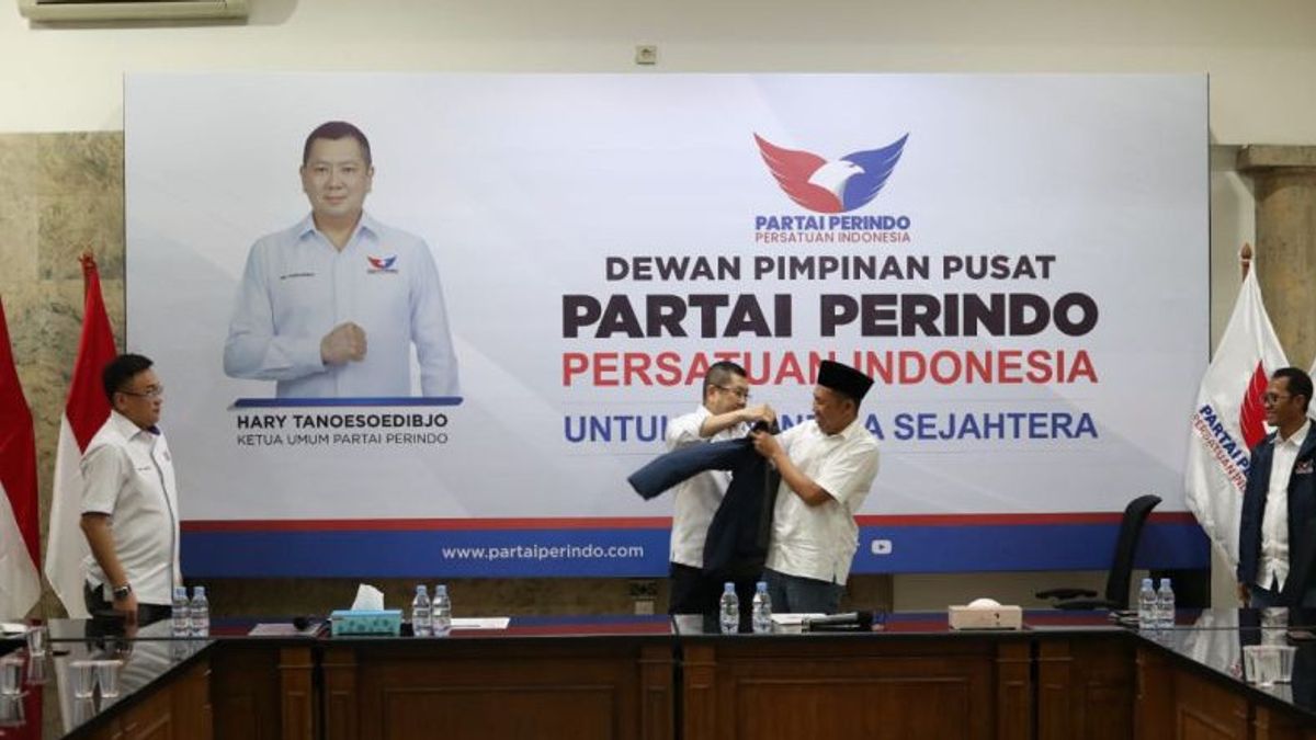 「インガル・ビンガー」統一インドネシア連合の真っ只中、ハリー・タノエが作ったペリンド党が人民福祉問題で浮上した。
