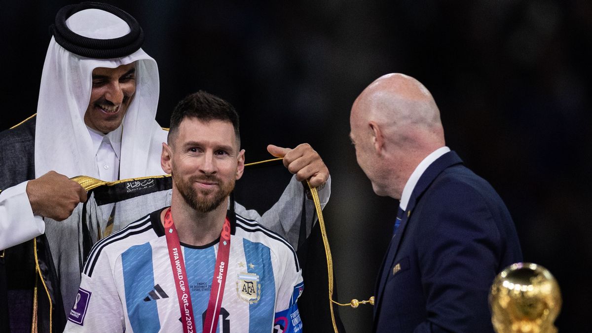 比什特历史：阿拉伯国王在 2022 年世界杯上为莱昂内尔·梅西穿的特色中东