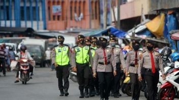 Ahead Of Eid 2023, The Police Expired Food Combing At The Palangka Raya Retail Store