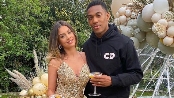 <i>Wah</i>, Istri Anthony Martial <i>Nge-like</i> TikTok yang Bilang Zidane Harus Gantikan Solskjaer di MU