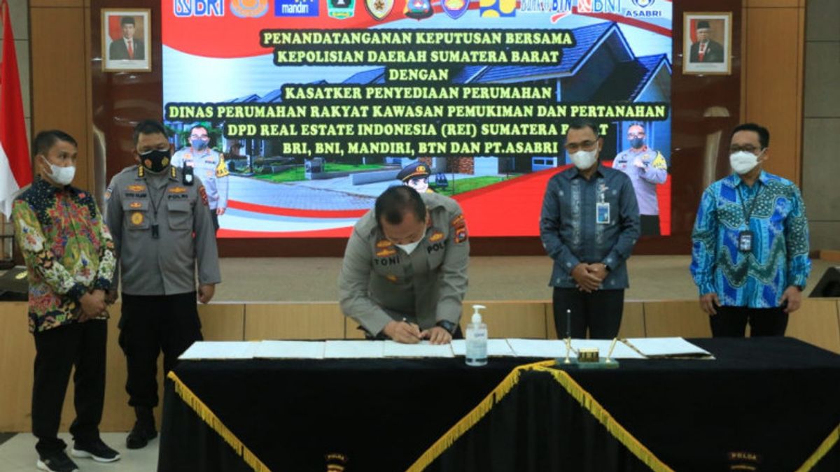 رئيس شرطة سومطرة الغربية: 6,116 موظفا ليس لديهم منازل، وما زالوا يعيشون مع أولياء الأمور