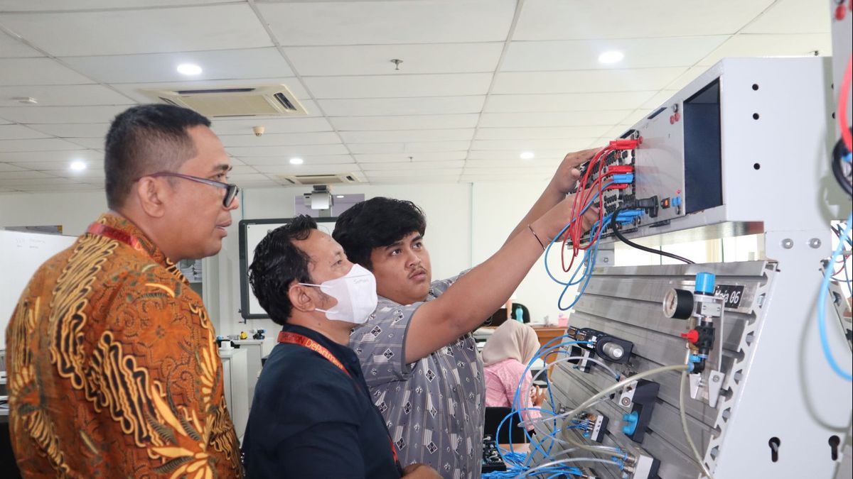 دعم الرقمنة ، وزارة الصناعة تبني مركز الصناعة الرقمية الإندونيسي 4.0