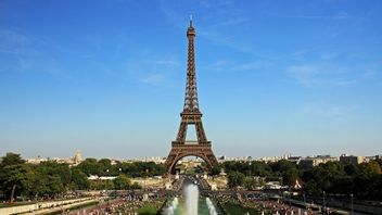 Fun, Eiffel Tower Will Reopen This Summer