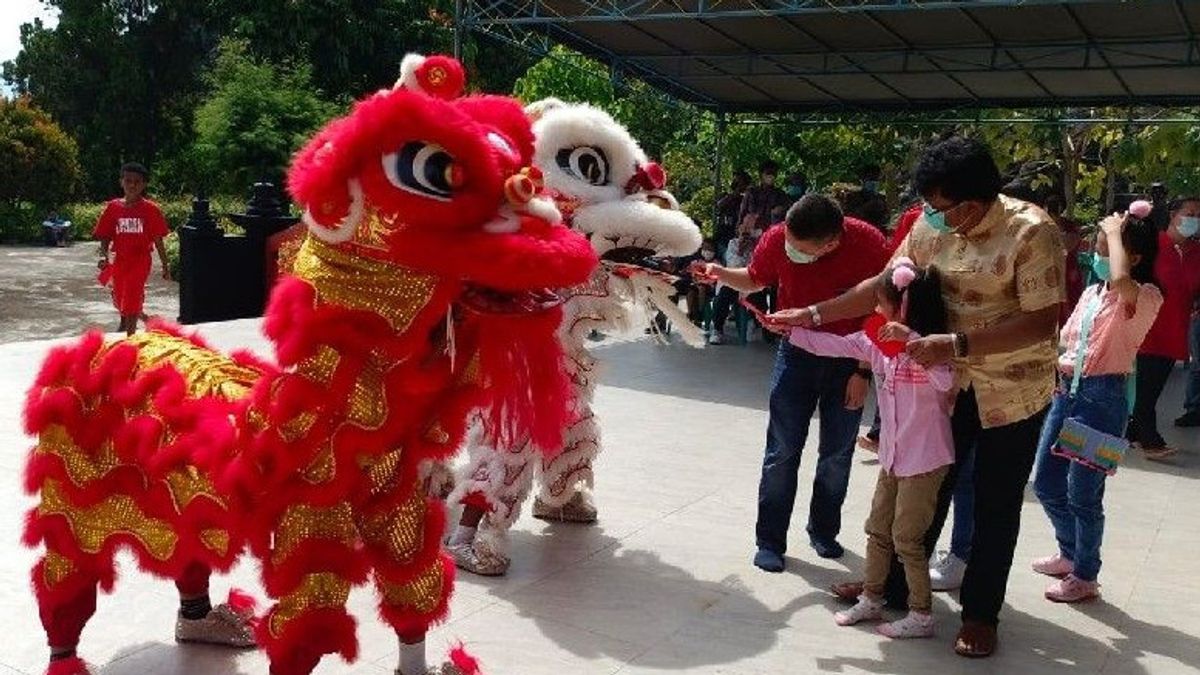 Chinese New Year Celebration In Papua Goes Simple, Lion Dance Attraction Presents At Arya Dharma Jayapura Vihara