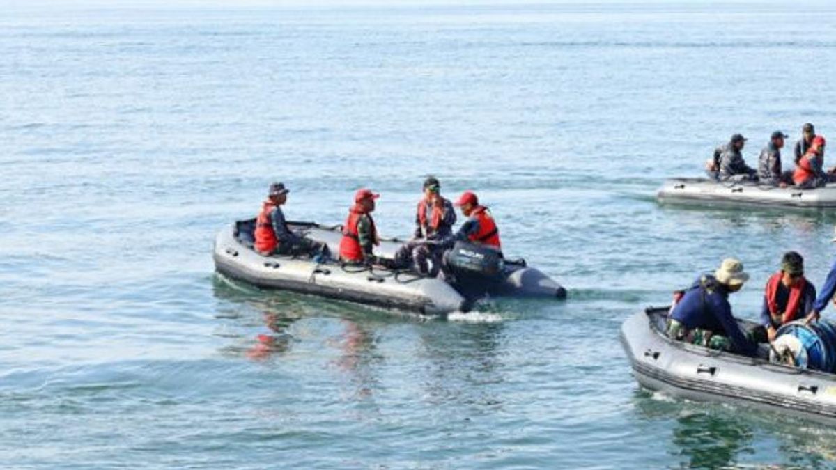 تفتيش البحرية الإندونيسية بقايا ألغام PD II في مياه تاراكان
