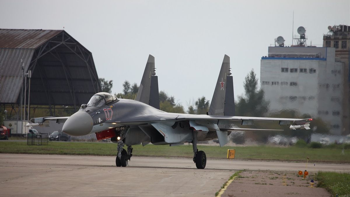 Sukhoi Su-35 Fighter Jets Intercept US Strategic Bombers in the Baltic Sea, Russia: Prevent Border Violations