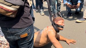 放送法案を拒否する:タンゲラン市政府タンゲランブナイでのジャーナリストのデモ 劇的な行動
