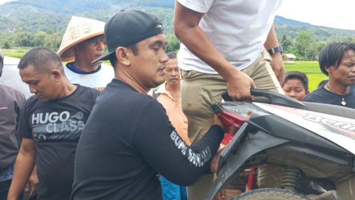 Kakak Beradik Di Palembang Akur Mencurik Motor, Kompak Juga Saat Ditangkap Polisi