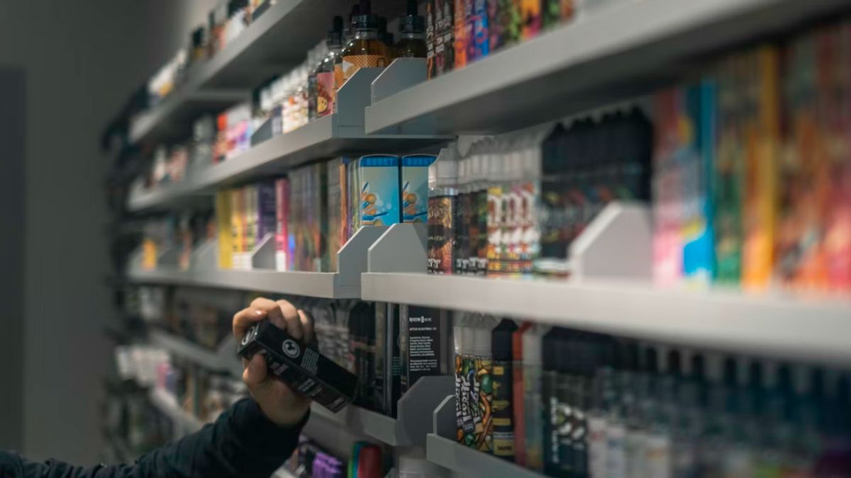 Komisi III DPR Bakal Kaji Usulan BNN soal Larangan Penggunaan Vape Masuk RUU Narkotika