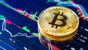 Bitcoin Price Free Falls, Crypto Market Haunted By Bearish Sentiment