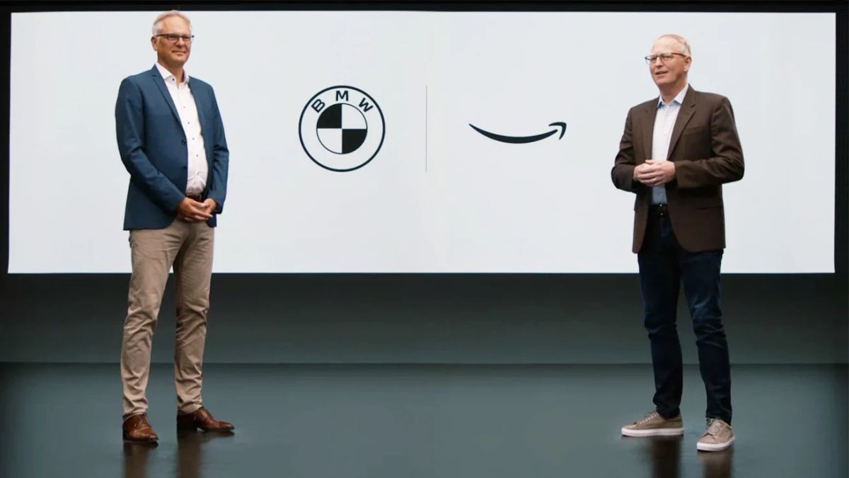 ستستخدم BMW Alexa من Amazon كمساعد صوتي في هاتفه المحمول