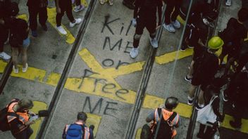 Britain Returns Hong Kong To China And Welcomes Protests In History Today, July 1, 1997