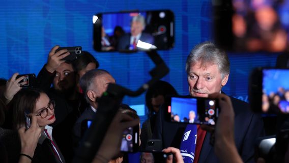 Kremlin insists Russia will continue dialogue to resolve Ukraine conflict with United States