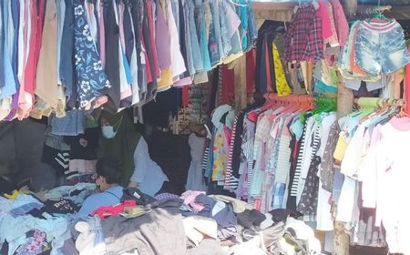 Tren Thrifting Digandrungi Anak Muda, Sandiaga Uno: Peluang Pelaku Ekraf Lokal Jual Barang Bekas