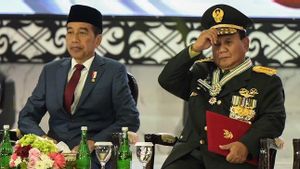 Ketika Presiden Jokowi Menambah Kontroversi dengan Menaikkan Pangkat Prabowo Subianto