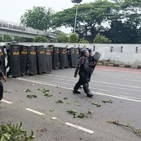 Kapolda Metro: Pengamanan Demo Buruh Tak Dilengkapi Senpi, Penggunaan Gas Air Mata Hanya Atas Perintahnya