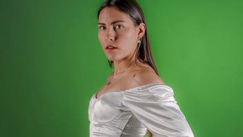 サテン素材の服を長く着用するには、これらはトリッキーです