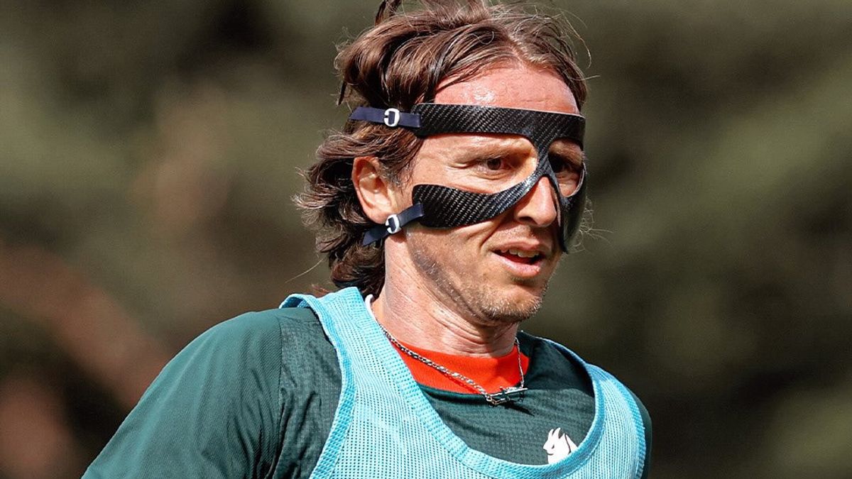 Modric Back to Help Milan Fight for Champions League Tickets