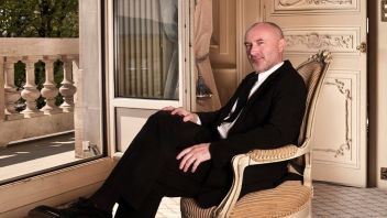 Phil Collins révèle son état actuel: il a subi une opération répétée et ses reins sont en difficulté