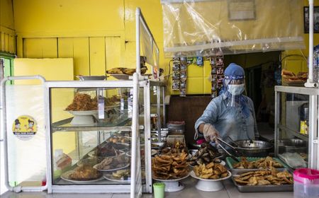 Pengunjung Restoran Hingga Warteg di DKI Harus Sudah Vaksin, Wagub Instruksikan RT Sebar Info Lewat Grup WA