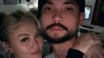 More Intimate, Agnez Mo And Adam Rosyadi Have A Tattoo On Their Neck
