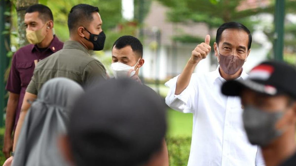 Kata Jokowi Macet di Jalur Mudik Bukan Tanda Pemerintah Tak Siap: Volume Kendaraan Terlalu Banyak
