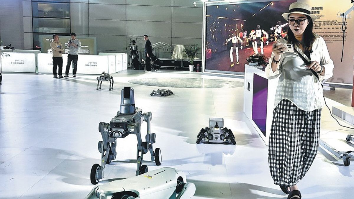 Robot China Tak Lagi Cuma Pamer Aksi, Kini Dilatih untuk Bekerja