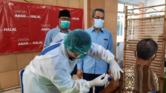 Alhamdulillah, Futurs Pèlerins âgés Bantul Commencer Vaccinés COVID-19