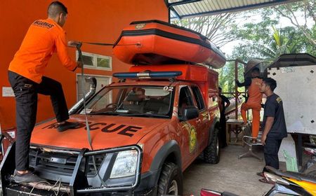 Tim SAR Cari 1 Penumpang Kapal yang Terjatuh di Danau Luwu Timur