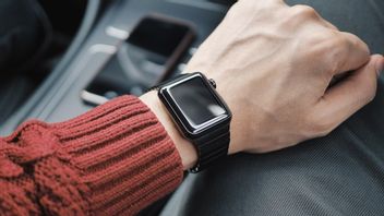 Fitbit vs Apple Watch, Mana yang Lebih Baik?