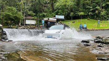 Sensations de conduite directe Geely EX2: agile, confortable et prêt pour la journée