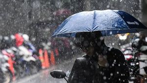  IPB Ungkap Racun Mikroplastik Air Hujan Jakarta Ancam Warga Kanker