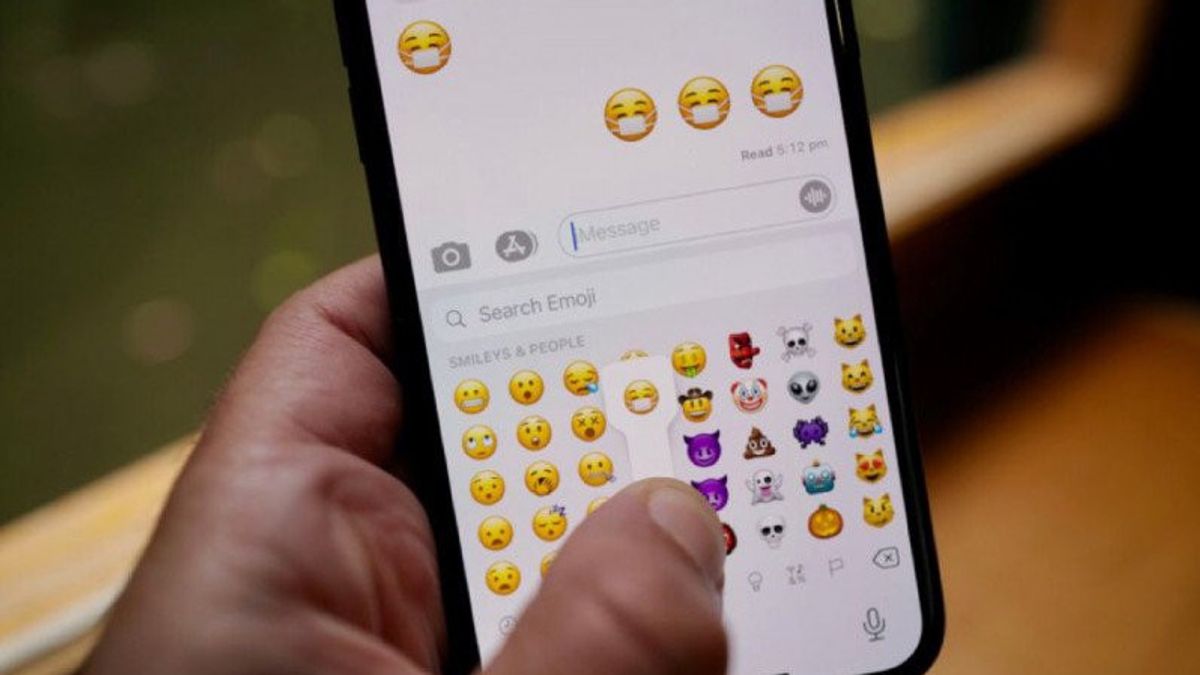 Ada yang Baru dari Apple, Emoji Pakai Masker Kini Sudah Tersenyum