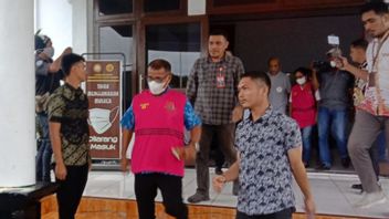 Involved In APBD Corruption, State Loss Rp.600 Million, Maluku Tanimbar Prosecutor Detains Ex-Sub-District Head And Treasurer Selaru