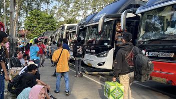Wonosobo Bus Tickets At Poris Plawad Terminal Tripled, Homecomers Still Buy
