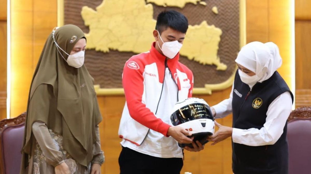 Wakili Indonesia di Ajang Moto3 GP, Gubernur Khofifah Doakan Mario Suryo Aji Jadi Pemenang 
