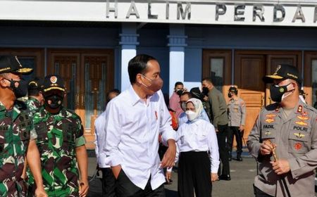 Varian Omicron Muncul di Singapura, Jokowi Wanti-wanti Polda di Perbatasan: Yang Bawa Virus Bisa Bule Tapi Bisa WNI