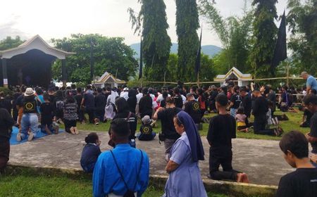 Ibadah Jalan Salib dalam Semana Santa Larantuka NTT Kembali Digelar